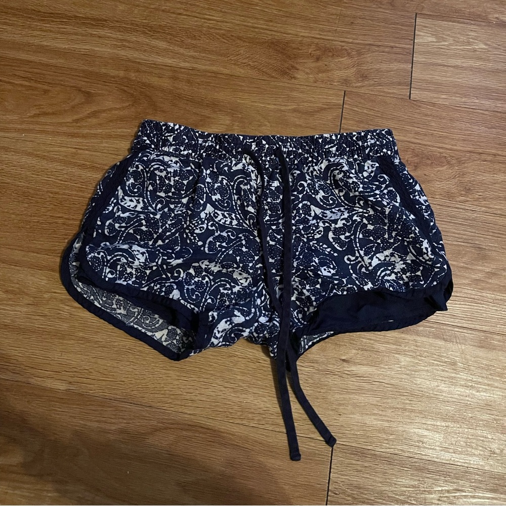 Gap navy and white fabric elastic shorts